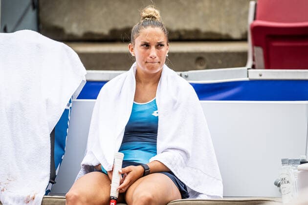 220707 Panna Udvardy, Ungern, deppar under dag 4 av WTA, Tennis Damen Nordea Open den 7 juli 2022 i Bastad. Copyright: CHRISTOFFERxBORGxMATTISSON BB220707CB010