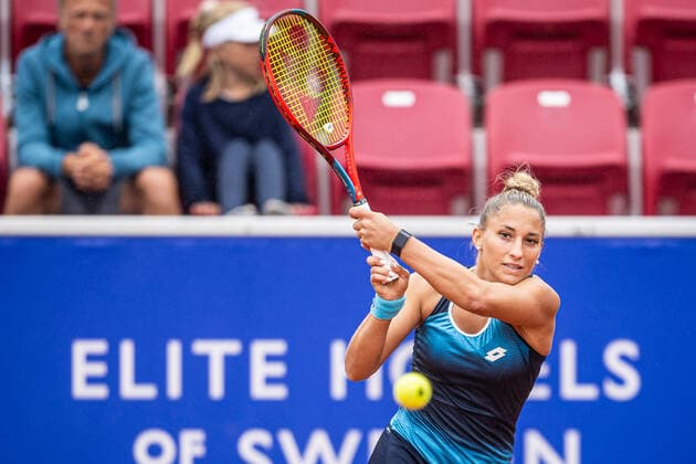 220707 Panna Udvardy, Ungern, under dag 4 av WTA, Tennis Damen Nordea Open den 7 juli 2022 i Bastad. Copyright: CHRISTOFFERxBORGxMATTISSON BB220707CB018