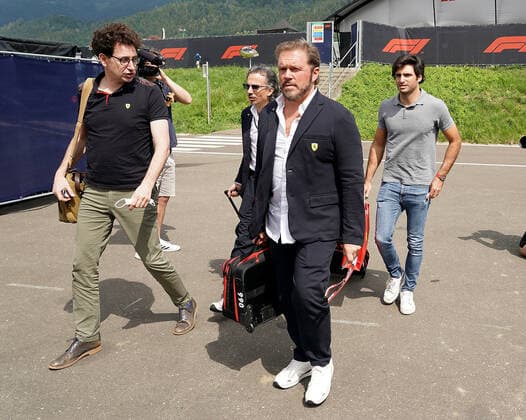 Formula 1 BWT Grosser Preis von Österreich 2022 07.07.2022, Red Bull Ring , Spielberg, Formula 1 BWT Grosser Preis von Österreich 2022 , im Bild Teamchef Mattia Binotto (Scuderia Ferrari Mission Winnow), Renndirektor Laurent Mekies (Scuderia Ferrari Mission Winnow), Carlos Sainz Jr. (ESP), Scuderia Ferrari