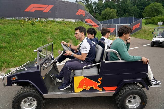 Formula 1 BWT Grosser Preis von Österreich 2022 07.07.2022, Red Bull Ring , Spielberg, Formula 1 BWT Grosser Preis von Österreich 2022 , im Bild Yuki Tsunoda (JPN), Scuderia AlphaTauri, Pierre Gasly (FRA), Scuderia AlphaTauri