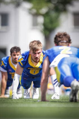 AMERICAN FOOTBALL - U19 European Championship, EM, Europameisterschaft VIENNA,AUSTRIA,07.JUL.22 - AMERICAN FOOTBALL - IFAF 2022 Men s U19 European Group A Championships, Sweden vs France. Image shows the team of SWE during warm up.  GEPAxpictures xDavidxBitzan