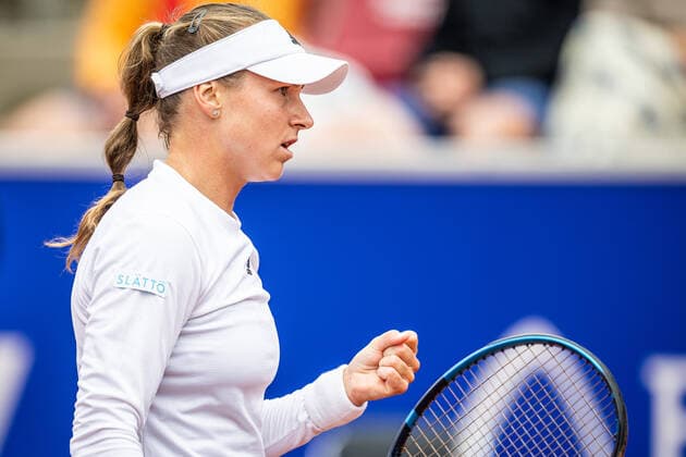 220707 Rebecca Peterson, Sverige, jublar under dag 4 av WTA, Tennis Damen Nordea Open den 7 juli 2022 i Bastad. Copyright: CHRISTOFFERxBORGxMATTISSON BB220707CB053