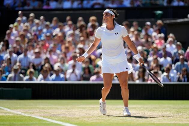 Mandatory Credit: Photo by Dave Shopland Shutterstock (13018044ar) Ons Jabeur celebrates victory in her semi final match Wimbledon Tennis Championships, Day 11, The All England Lawn Tennis and Croquet Club, London, UK - 07 Jul 2022 Wimbledon Tennis Championships, Day 11, The All England Lawn Tennis and Croquet Club, London, UK - 07 Jul 2022  Copyright: xDavexShopland Shutterstockx 13018044ar