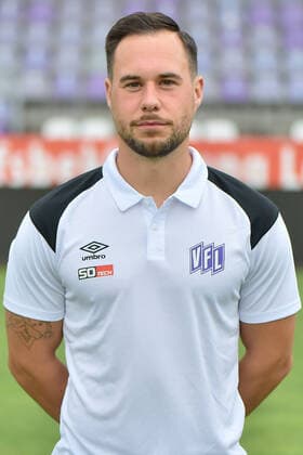 Fußball - 3. Liga - Porträttermin 2022 2023 VfL Osnabrück am 07.07.2022 an der Bremer Brücke in Osnabrück Physiotherapeut Lennart Bartling (Osnabrueck)
