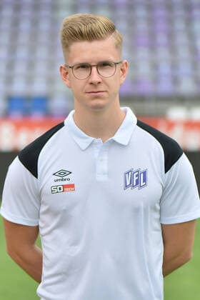 Fußball - 3. Liga - Porträttermin 2022 2023 VfL Osnabrück am 07.07.2022 an der Bremer Brücke in Osnabrück Physiotherapeut Jannik Weber (Osnabrueck)