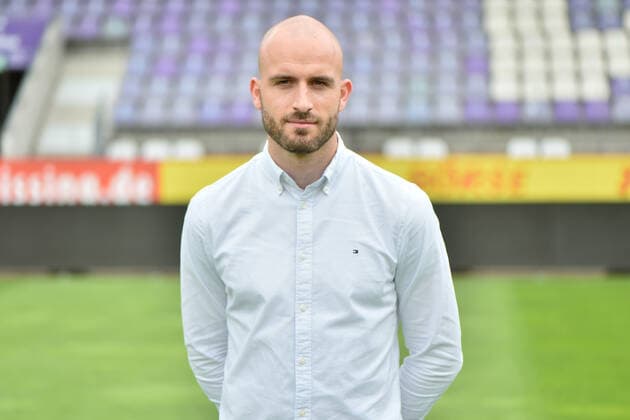 Fußball - 3. Liga - Porträttermin 2022 2023 VfL Osnabrück am 07.07.2022 an der Bremer Brücke in Osnabrück Leiter Lizenzbereich Julius Ohnesorge (Osnabrueck)