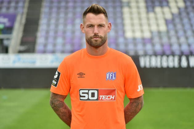 Fußball - 3. Liga - Porträttermin 2022 2023 VfL Osnabrück am 07.07.2022 an der Bremer Brücke in Osnabrück Torwart Philipp Kühn Kuehn (Osnabrueck)