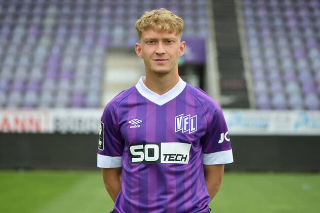 Fußball - 3. Liga - Porträttermin 2022 2023 VfL Osnabrück am 07.07.2022 an der Bremer Brücke in Osnabrück Jannik Zahmel (Osnabrueck)