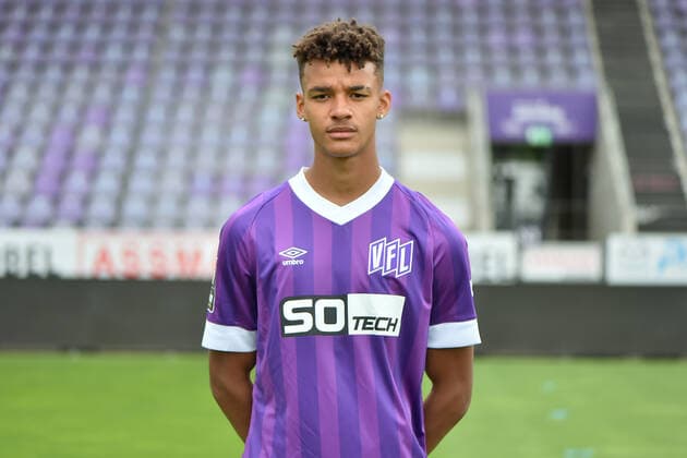 Fußball - 3. Liga - Porträttermin 2022 2023 VfL Osnabrück am 07.07.2022 an der Bremer Brücke in Osnabrück Emeka Oduah (Osnabrueck)