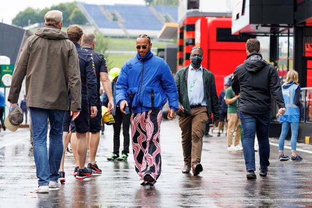 07.07.2022, Red Bull Ring, Spielberg, AUT, FIA, Formel 1, Grosser Preis von Österreich, Vorbericht, im Bild Lewis Hamilton (GBR Mercedes) Lewis Hamilton (GBR Mercedes) during preliminary reports befor the Austrian FIA Formula One Grand Prix at the Red Bull Ring in Spielberg, Austria on 2022 07 07. Expa Spielberg