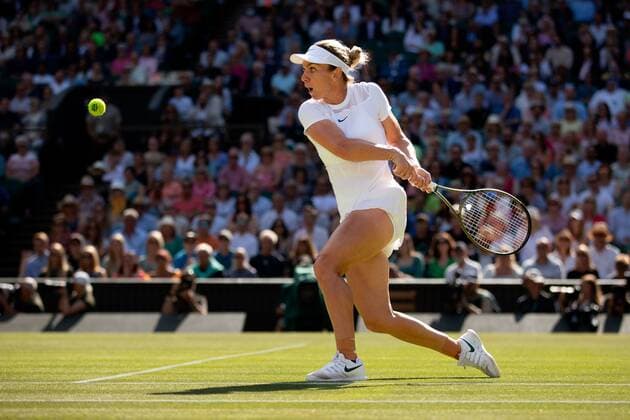 Mandatory Credit: Photo by Ella Ling Shutterstock (13018045bd) Simona Halep during her semi final match Wimbledon Tennis Championships, Day 11, The All England Lawn Tennis and Croquet Club, London, UK - 07 Jul 2022 Wimbledon Tennis Championships, Day 11, The All England Lawn Tennis and Croquet Club, London, UK - 07 Jul 2022  Copyright: xEllaxLing Shutterstockx 13018045bd