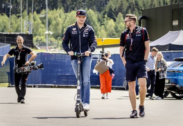 SPIELBERG - Max Verstappen (Red Bull Racing) arrives for 1st practice session ahead of the F1 Grand Prix of Austria at the Red Bull Ring on July 8, 2022 in Spielberg, Austria. ANP SEM VAN DER WAL F1 Grand Prix of Austria - Practice 2022 xVIxANPxSportx xxANPxIVx