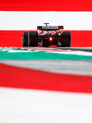 24 ZHOU Guanyu (chi), Alfa Romeo F1 Team ORLEN C42, action during the Formula 1 Rolex Grosser Preis Von Osterreich 2022, 2022 Austrian Grand Prix, 11th round of the 2022 FIA Formula One World Championship, WM, Weltmeisterschaft from July 8 to 10, 2022 on the Red Bull Ring, in Spielberg, Austria - F1 - AUSTRIAN GRAND PRIX 2022 DPPI Panoramic  00122026__R3_0186_2