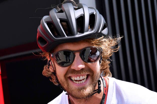 VETTEL Sebastian F1 Team Aston Martin mit dem Fahrrad auf dem Weg zum Training FIA Formal 1 GP Austria 2022 am 08.07.2022 Spielberg Copyright: xJerryxAndrex