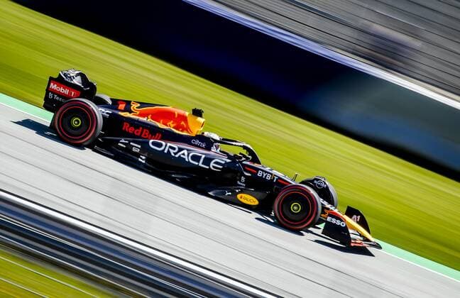 SPIELBERG - Max Verstappen (1) with the Oracle Red Bull Racing RB18 Honda during practice 1 ahead of the F1 Grand Prix of Austria at the Red Bull Ring on July 8, 2022 in Spielberg, Austria. ANP SEM VAN DER WAL F1 Grand Prix of Austria - Practice 2022 xVIxANPxSportx xxANPxIVx