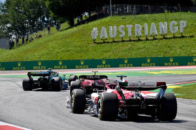 Formula 1 BWT Grosser Preis von Österreich 2022 08.07.2022, Red Bull Ring , Spielberg, Formula 1 BWT Grosser Preis von Österreich 2022 , im Bild Sebastian Vettel (DEU), Aston Martin Aramco Cognizant Formula One Team, Carlos Sainz Jr. (ESP), Scuderia Ferrari, Valtteri Bottas (FIN), Alfa Romeo F1 Team ORLEN