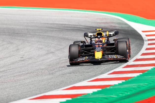 Sergio Perez (Red Bull Racing) mit seinem Auto auf der Strecke, Grosser Preis von Oesterreich 2022, Motorsport, Formel 1, 08.07.2022 Grosser Preis von Oesterreich 2022, Motorsport, Formel 1, 08.07.2022 Copyright: xEibner-Pressefoto AlexanderxNeisx EP_ANS