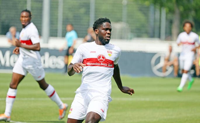 06.07.22 VfB Stuttgart - SV Wehen Wiesbaden Deutschland, Stuttgart, 06.07.2022, Fussball, Bundesliga, Testspiel, VfB Stuttgart - SV Wehen Wiesbaden: Orel Mangala (VfB Stuttgart).