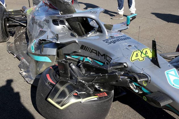 Formula 1 BWT Grosser Preis von Österreich 2022 08.07.2022, Red Bull Ring , Spielberg, Formula 1 BWT Grosser Preis von Österreich 2022 , im Bild Das defekte Auto von Lewis Hamilton (GBR), Mercedes-AMG Petronas Formula One Team