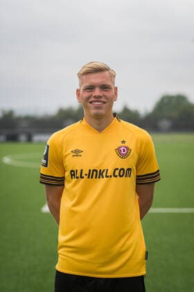 Jonas Kühn (Kuehn); SG Dynamo Dresden; 3.Liga, Porträttermin 2022 2023