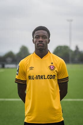 Christian Conteh; SG Dynamo Dresden; 3.Liga, Porträttermin 2022 2023