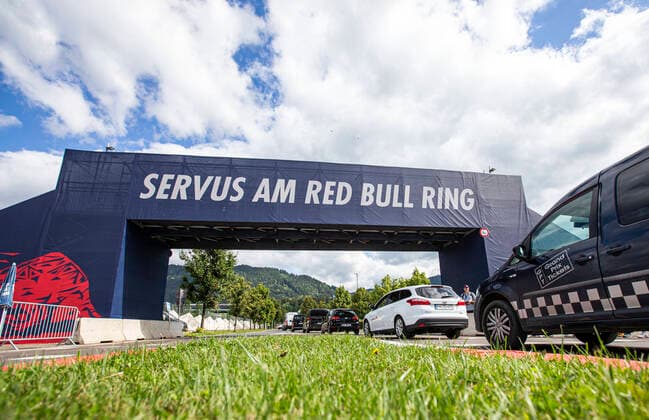 FORMULA 1 - GP of Austria 2022 SPIELBERG,AUSTRIA,09.JUL.22 - MOTORSPORTS, FORMULA 1 - Grand Prix of Austria, Red Bull Ring, fan area. Image shows the entrance of the Red Bull Ring.  GEPAxpictures xWolfgangxJannach
