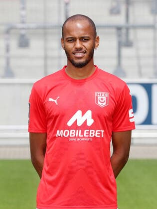 Teampraesentation Halle 08.07.2022 Louis Samson (27, Halle); Hallescher FC, 3.Liga, Porträttermin 2022 2023 , Halle, 08.07.2022, Leuna Chemie Stadion, Fussball ,