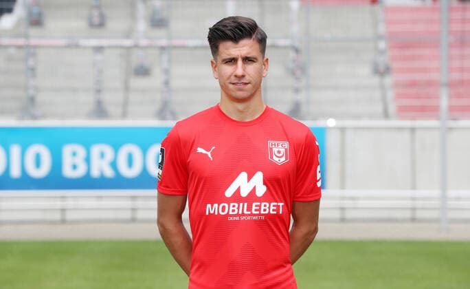 Teampraesentation Halle 08.07.2022 Tunay Deniz (20, Halle); Hallescher FC, 3.Liga, Porträttermin 2022 2023 , Halle, 08.07.2022, Leuna Chemie Stadion, Fussball ,