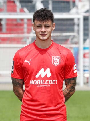 Teampraesentation Halle 08.07.2022 Aaron Herzog (11, Halle); Hallescher FC, 3.Liga, Porträttermin 2022 2023 , Halle, 08.07.2022, Leuna Chemie Stadion, Fussball ,