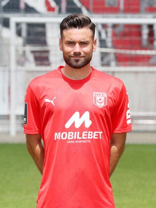 Teampraesentation Halle 08.07.2022 Niklas Kreuzer (8, Halle); Hallescher FC, 3.Liga, Porträttermin 2022 2023 , Halle, 08.07.2022, Leuna Chemie Stadion, Fussball ,
