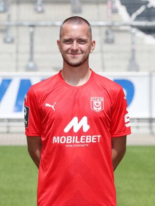 Teampraesentation Halle 08.07.2022 Jannes Vollert (5, Halle); Hallescher FC, 3.Liga, Porträttermin 2022 2023 , Halle, 08.07.2022, Leuna Chemie Stadion, Fussball ,