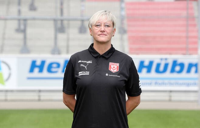 Teampraesentation Halle 08.07.2022 Technische Mitarbeiterin Sandra Schultze (Halle); Hallescher FC, 3.Liga, Porträttermin 2022 2023 , Halle, 08.07.2022, Leuna Chemie Stadion, Fussball ,
