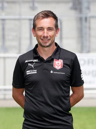 Teampraesentation Halle 08.07.2022 Trainer Andre Meyer (Hallescher FC); Hallescher FC, 3.Liga, Porträttermin 2022 2023 , Halle, 08.07.2022, Leuna Chemie Stadion, Fussball ,