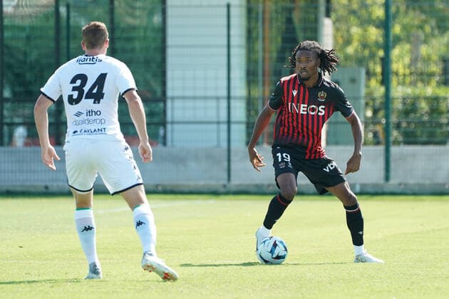 Khephren Thuram (OGC Nice) - Thibo Somers (Cercle Brugge) FOOTBALL : OGC Nice vs Cercle Brugge - Match amical de reprise - Nice - 09 07 2022 NorbertScanella Panoramic 