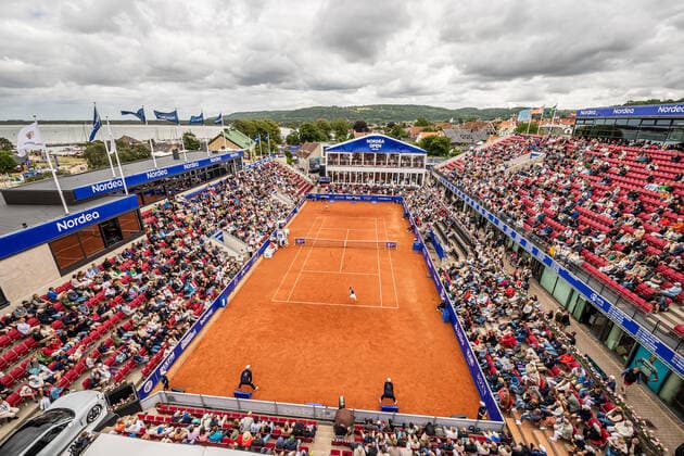220709 Interiör av centre court under dag 6 av WTA, Tennis Damen Nordea Open den 9 juli 2022 i Bastad. Copyright: CHRISTOFFERxBORGxMATTISSON BB220709CB050