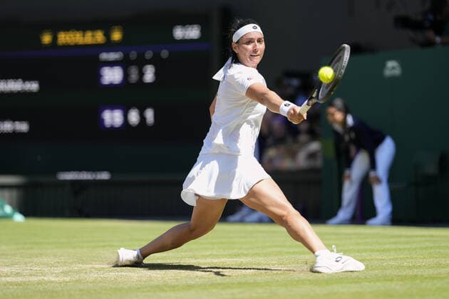 Mandatory Credit: Photo by Dave Shopland Shutterstock (13018053bg) Ons Jabeur during the Ladies Singles Final Wimbledon Tennis Championships, Day 13, The All England Lawn Tennis and Croquet Club, London, UK - 09 Jul 2022 Wimbledon Tennis Championships, Day 13, The All England Lawn Tennis and Croquet Club, London, UK - 09 Jul 2022  Copyright: xDavexShopland Shutterstockx 13018053bg