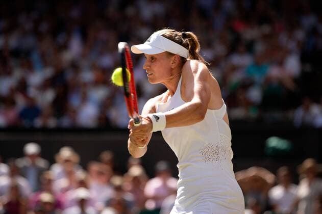 Mandatory Credit: Photo by Ella Ling Shutterstock (13018055p) Elena Rybakina during the Ladies Singles Final Wimbledon Tennis Championships, Day 13, The All England Lawn Tennis and Croquet Club, London, UK - 09 Jul 2022 Wimbledon Tennis Championships, Day 13, The All England Lawn Tennis and Croquet Club, London, UK - 09 Jul 2022  Copyright: xEllaxLing Shutterstockx 13018055p