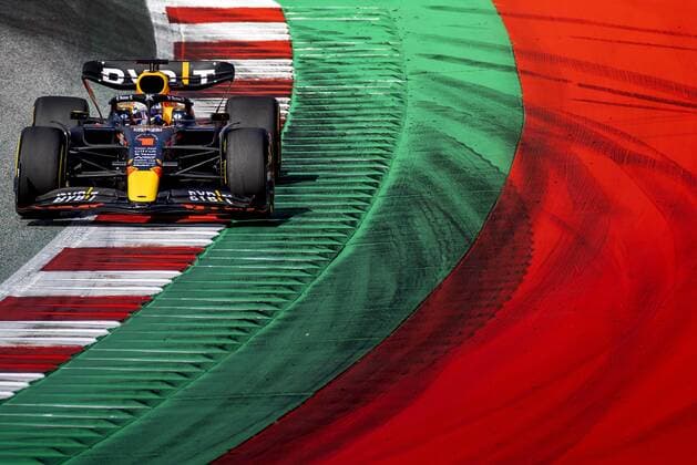 SPIELBERG - Max Verstappen (1) with the Oracle Red Bull Racing RB18 Honda during the Sprint race ahead of the F1 Grand Prix of Austria at the Red Bull Ring on July 9, 2022 in Spielberg, Austria. ANP SEM VAN DER WAL F1 Grand Prix of Austria - Sprint 2022 xVIxANPxSportx xxANPxIVx