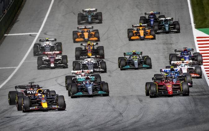 SPIELBERG - Max Verstappen (1) with the Oracle Red Bull Racing RB18 Honda ahead of Charles Leclerc (16) with the Ferrari, Carlos Sainz (55) with the Ferrari and George Russell (63) with the Mercedes W13 during the pre-F1 Sprint race Austrian Grand Prix at the Red Bull Ring on July 9, 2022 in Spielberg, Austria. ANP SEM VAN DER WAL F1 Grand Prix of Austria - Sprint 2022 xVIxANPxSportx xxANPxIVx