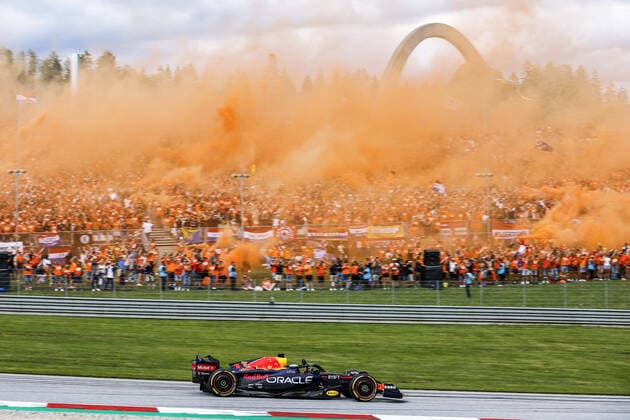 Sport Bilder des Tages 01 VERSTAPPEN Max (nld), Red Bull Racing RB18, action during the Formula 1 Rolex Grosser Preis Von Osterreich 2022, 2022 Austrian Grand Prix, 11th round of the 2022 FIA Formula One World Championship, WM, Weltmeisterschaft from July 8 to 10, 2022 on the Red Bull Ring, in Spielberg, Austria - F1 - AUSTRIAN GRAND PRIX 2022 DPPI Panoramic  00122026__R3_2156_1