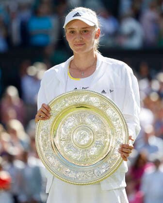 Elena Rybakina (KAZ) Damen Einzel, Siegerehrung, Praesentation Tennis - Wimbledon 2021 - Grand Slam ITF ATP, Tennis Herren WTA, Tennis Damen - AELTC - London - - Great Britain - 9 July 2022. Copyright: xJuergenxHasenkopfx