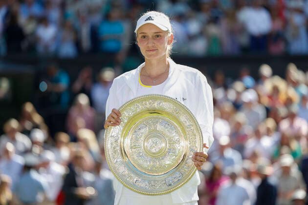 Elena Rybakina (KAZ) Damen Einzel, Siegerehrung, Praesentation Tennis - Wimbledon 2021 - Grand Slam ITF ATP, Tennis Herren WTA, Tennis Damen - AELTC - London - - Great Britain - 9 July 2022. Copyright: xJuergenxHasenkopfx