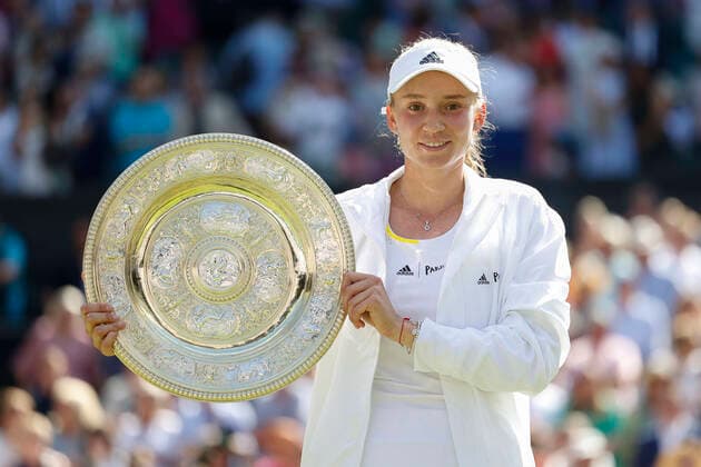 Elena Rybakina (KAZ) Damen Einzel, Siegerehrung, Praesentation Tennis - Wimbledon 2021 - Grand Slam ITF ATP, Tennis Herren WTA, Tennis Damen - AELTC - London - - Great Britain - 9 July 2022. Copyright: xJuergenxHasenkopfx