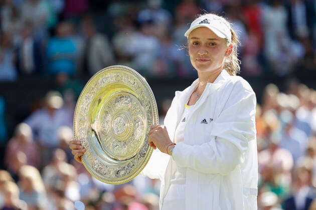 Elena Rybakina (KAZ) Damen Einzel, Siegerehrung, Praesentation Tennis - Wimbledon 2021 - Grand Slam ITF ATP, Tennis Herren WTA, Tennis Damen - AELTC - London - - Great Britain - 9 July 2022. Copyright: xJuergenxHasenkopfx