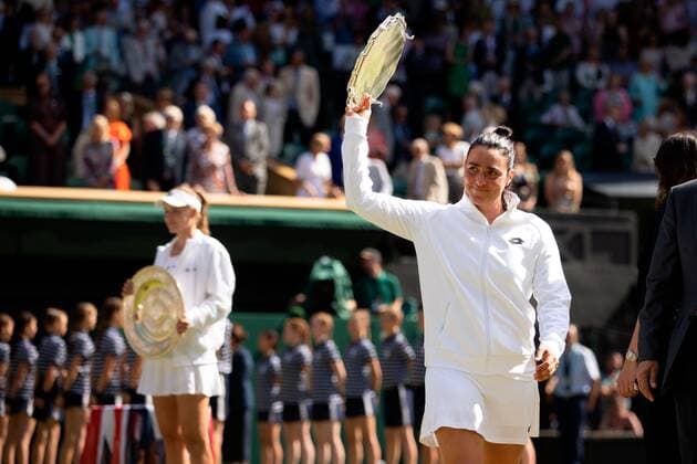 Mandatory Credit: Photo by Ella Ling Shutterstock (13018055bm) Ons Jabeur, runner-up in the Ladies Singles Final Wimbledon Tennis Championships, Day 13, The All England Lawn Tennis and Croquet Club, London, UK - 09 Jul 2022 Wimbledon Tennis Championships, Day 13, The All England Lawn Tennis and Croquet Club, London, UK - 09 Jul 2022  Copyright: xEllaxLing Shutterstockx 13018055bm