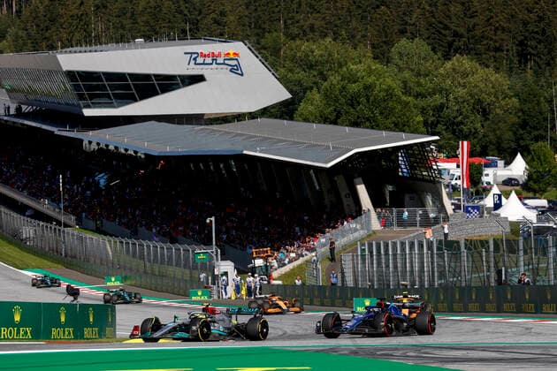44 Lewis Hamilton (GBR, Mercedes-AMG Petronas F1 Team), 23 Alexander Albon (THA, Williams Racing), F1 Grand Prix of Austria at Red Bull Ring on July 9, 2022 in Spielberg, Austria. (Photo by HOCH ZWEI) Spielberg Austria