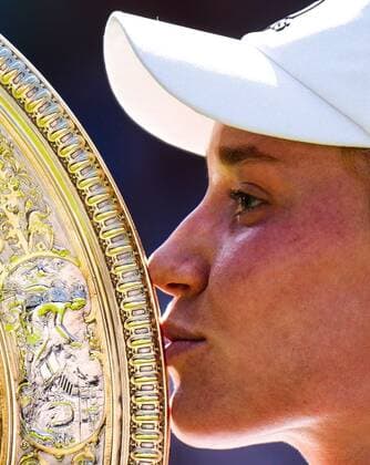Mandatory Credit: Photo by Javier Garcia Shutterstock (13018057dn) Elena Rybakina holds aloft the Rosewater Dish after victory in Ladies Singles Final Wimbledon Tennis Championships, Day 13, The All England Lawn Tennis and Croquet Club, London, UK - 09 Jul 2022 Wimbledon Tennis Championships, Day 13, The All England Lawn Tennis and Croquet Club, London, UK - 09 Jul 2022  Copyright: xJavierxGarcia Shutterstockx 13018057dn