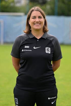09.07.2022, Fussball 3. Liga 2022 2023, TSV 1860 München an der Grünwalder Strasse in München, Porträttermin 2022 2023, Ärztin Monika Mrosek