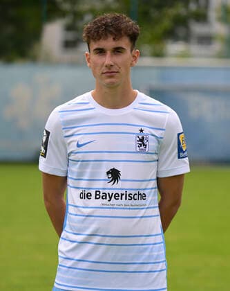 09.07.2022, Fussball 3. Liga 2022 2023, TSV 1860 München an der Grünwalder Strasse in München, Porträttermin 2022 2023, Michael Glück (TSV 1860 München)