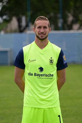 09.07.2022, Fussball 3. Liga 2022 2023, TSV 1860 München an der Grünwalder Strasse in München, Porträttermin 2022 2023, Torwart Marco Hiller (TSV 1860 München)
